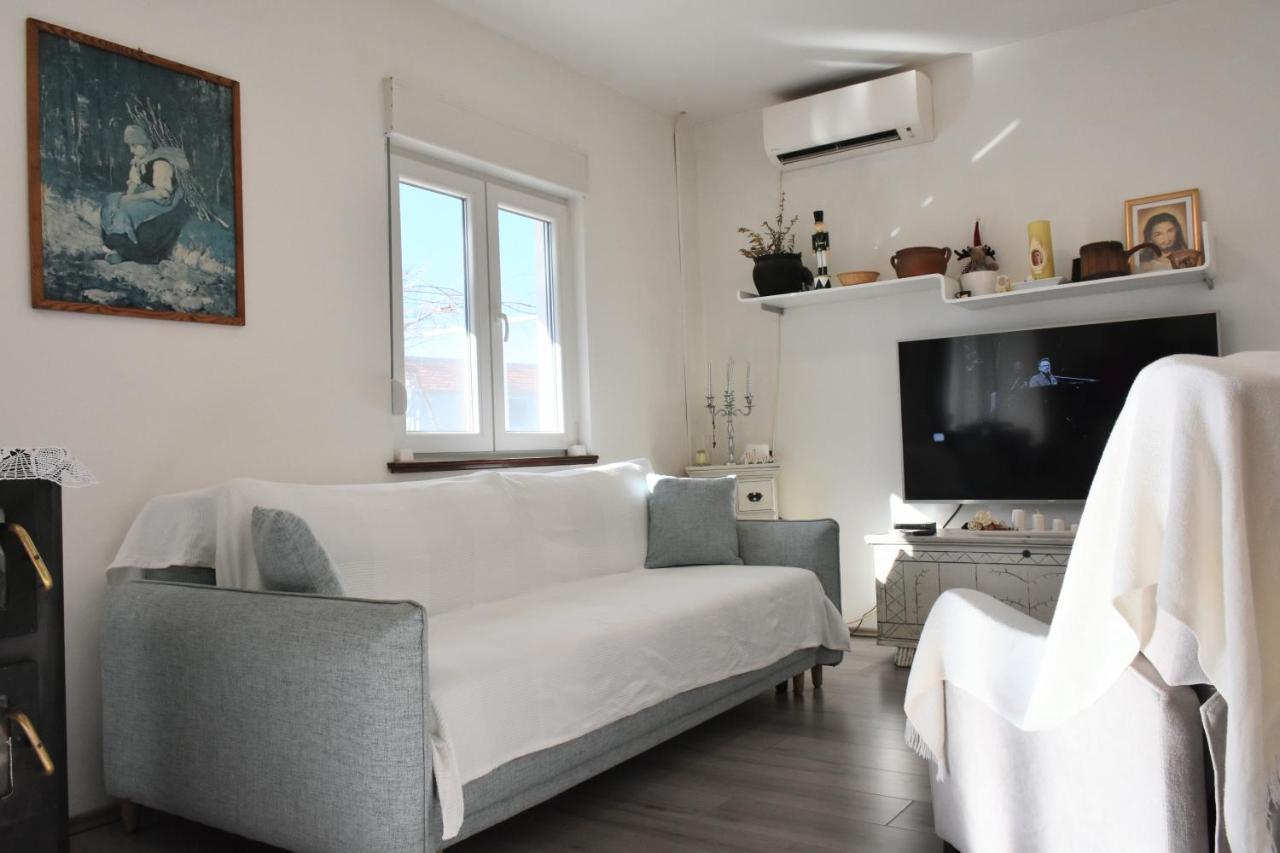Villa Marie With Pool, Two Bedrooms For 4+2Kids Cavoglave Экстерьер фото