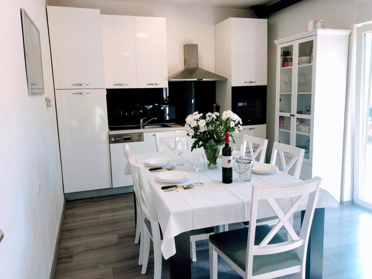 Villa Marie With Pool, Two Bedrooms For 4+2Kids Cavoglave Экстерьер фото